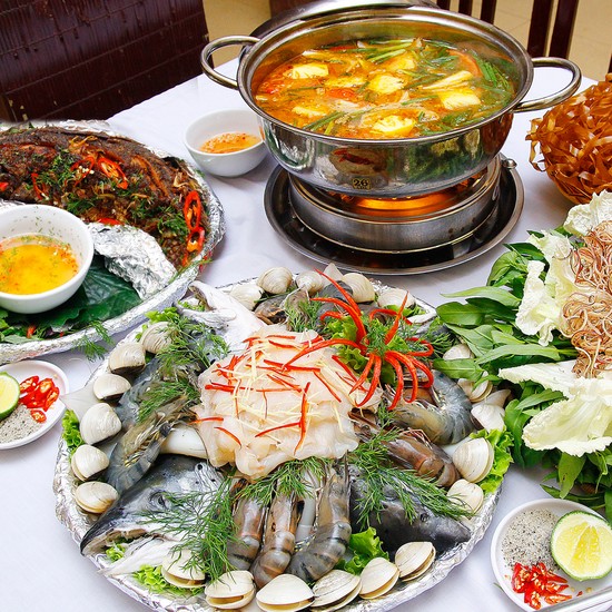Ngày lạnh, ăn lẩu hải sản thế nào cho an toàn? | Hải sản Đầm Sen